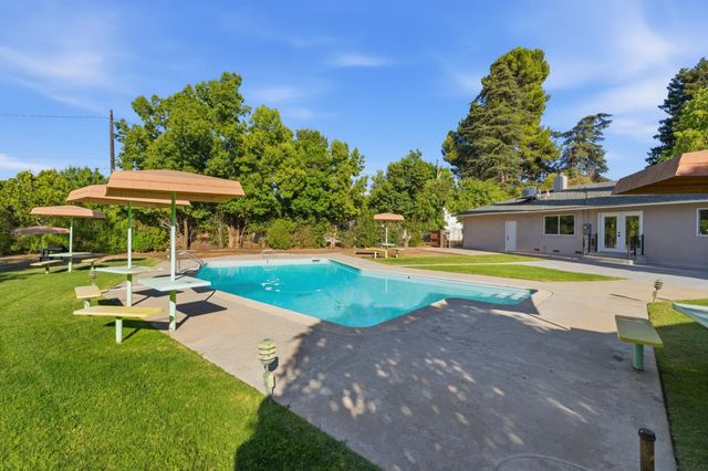 5421 E Liberty Avenue, Fresno, CA 93727