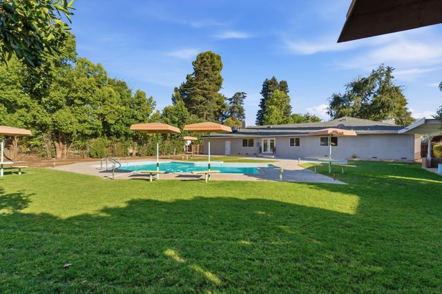 5421 E Liberty Avenue, Fresno, CA 93727