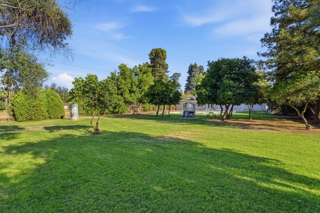5421 E Liberty Avenue, Fresno, CA 93727