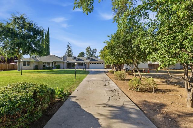 5421 E Liberty Avenue, Fresno, CA 93727