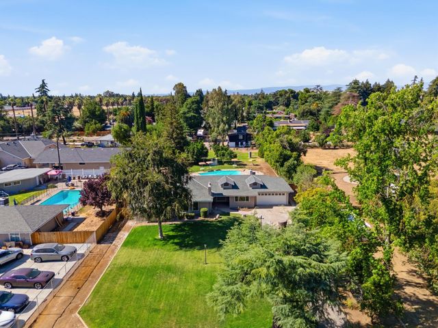 5421 E Liberty Avenue, Fresno, CA 93727