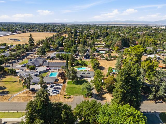 5421 E Liberty Avenue, Fresno, CA 93727
