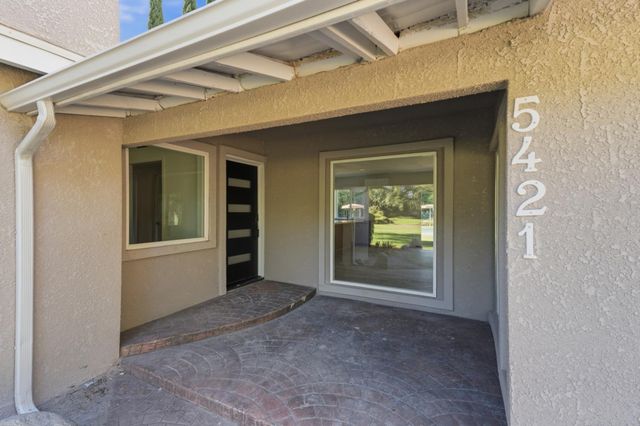 5421 E Liberty Avenue, Fresno, CA 93727