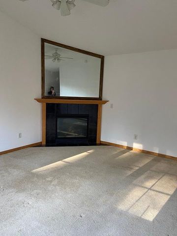 818 Sterling Street S, Maplewood, MN 55119