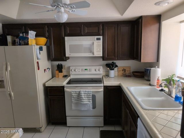 406 W KINGS Avenue, Phoenix, AZ 85023