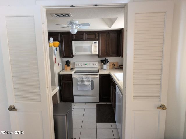 406 W KINGS Avenue, Phoenix, AZ 85023