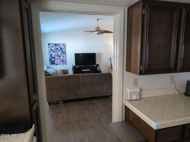 406 W KINGS Avenue, Phoenix, AZ 85023