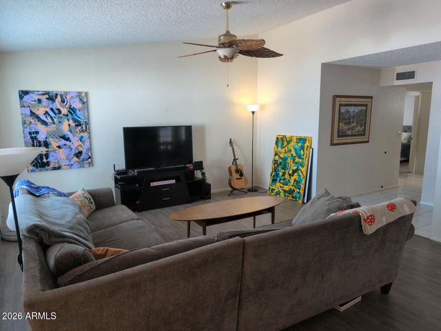 406 W KINGS Avenue, Phoenix, AZ 85023