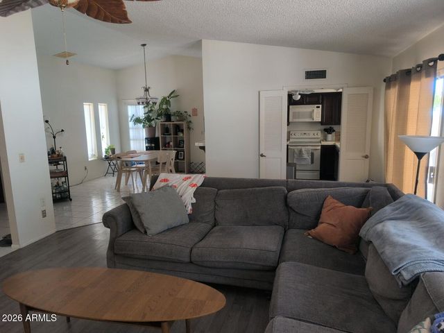 406 W KINGS Avenue, Phoenix, AZ 85023