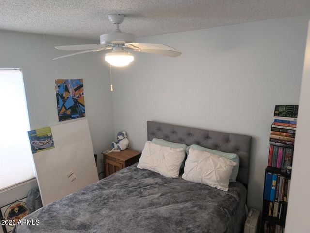 406 W KINGS Avenue, Phoenix, AZ 85023