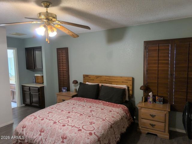 406 W KINGS Avenue, Phoenix, AZ 85023