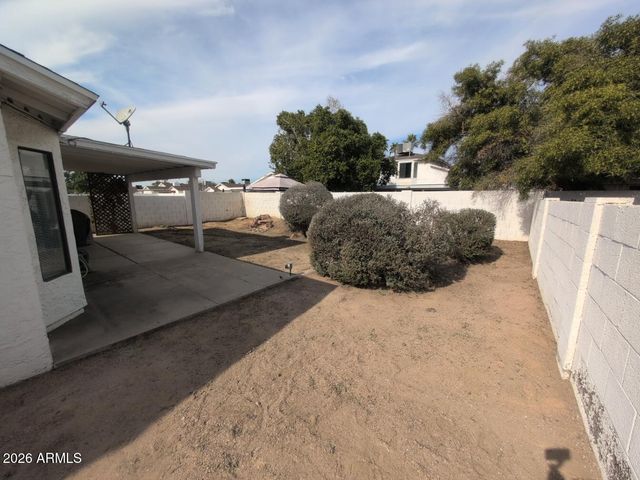 406 W KINGS Avenue, Phoenix, AZ 85023