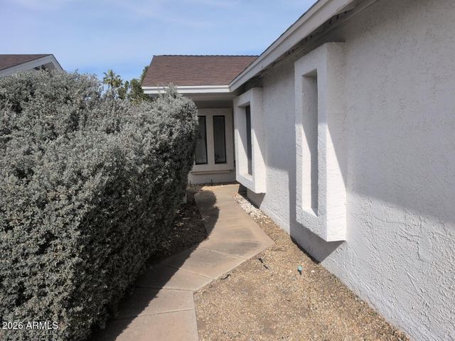 406 W KINGS Avenue, Phoenix, AZ 85023