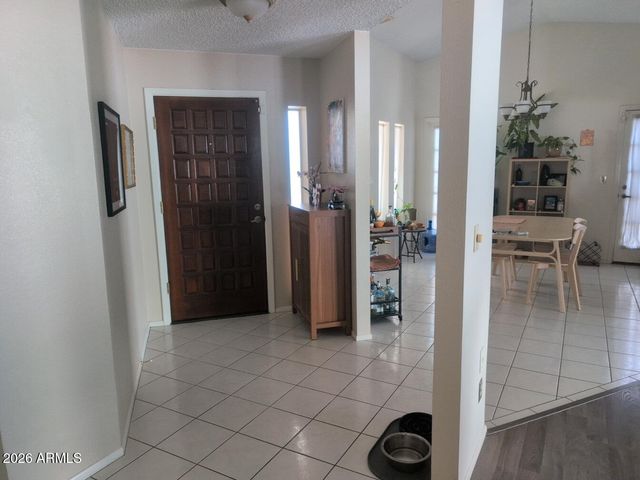 406 W KINGS Avenue, Phoenix, AZ 85023