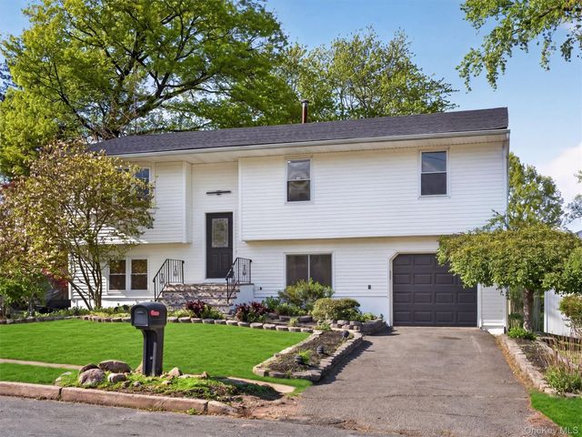 3 Cedar Avenue, Orangeburg, NY 10962