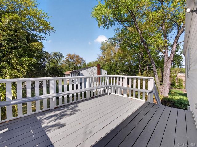 3 Cedar Avenue, Orangeburg, NY 10962
