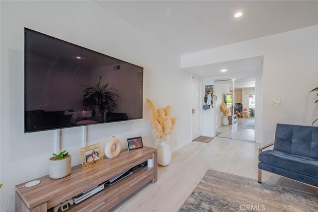 4487 Colbath Avenue 106, Sherman Oaks, CA 91423