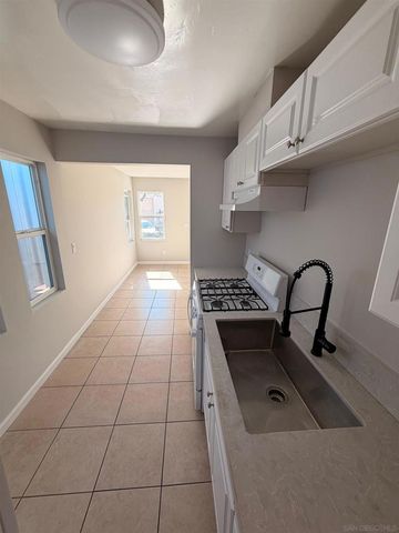 33 Hoover ave, National City, CA 91950