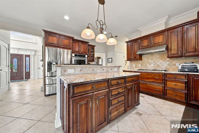 70 Pine Street, Closter, NJ 07624