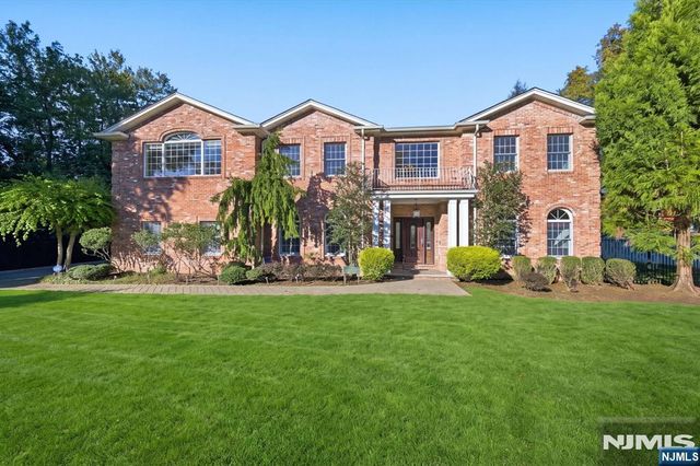70 Pine Street, Closter, NJ 07624