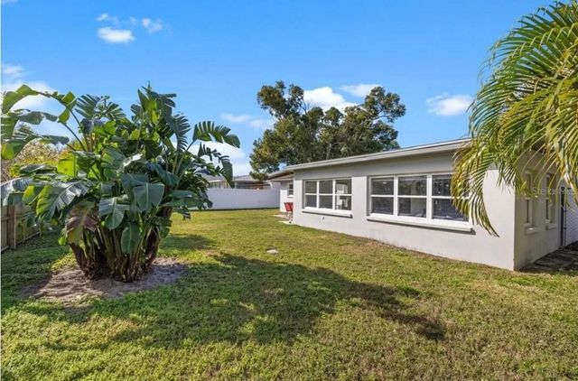 11145 BELLA LOMA DRIVE, Largo, FL 33774