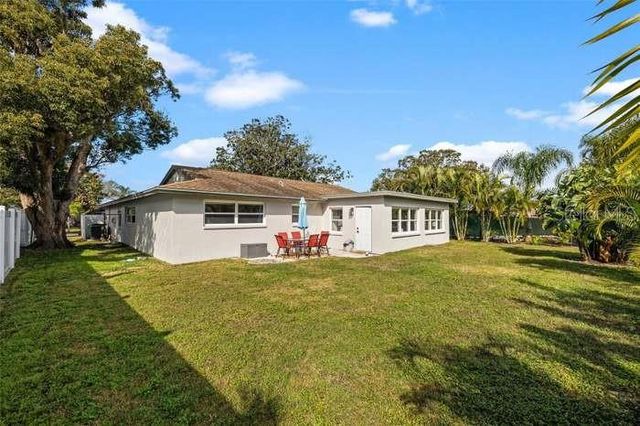 11145 BELLA LOMA DRIVE, Largo, FL 33774