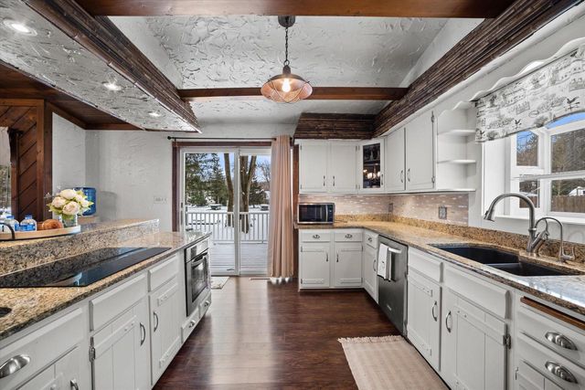 S108W34703 Jacks Bay ROAD, Mukwonago, WI 53149