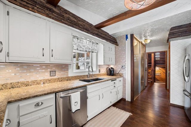 S108W34703 Jacks Bay ROAD, Mukwonago, WI 53149