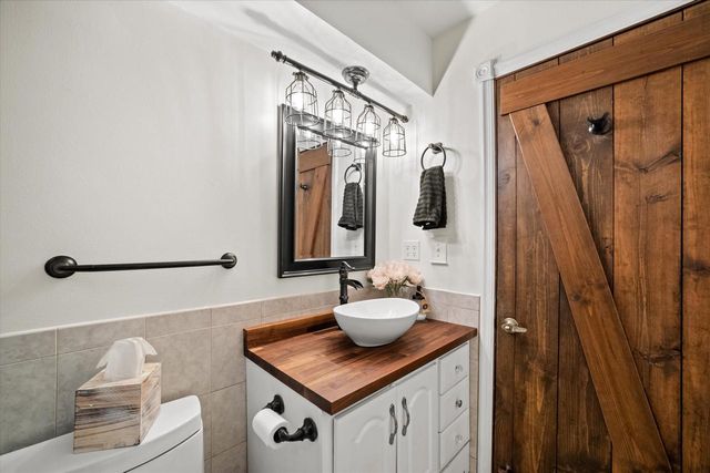 S108W34703 Jacks Bay ROAD, Mukwonago, WI 53149