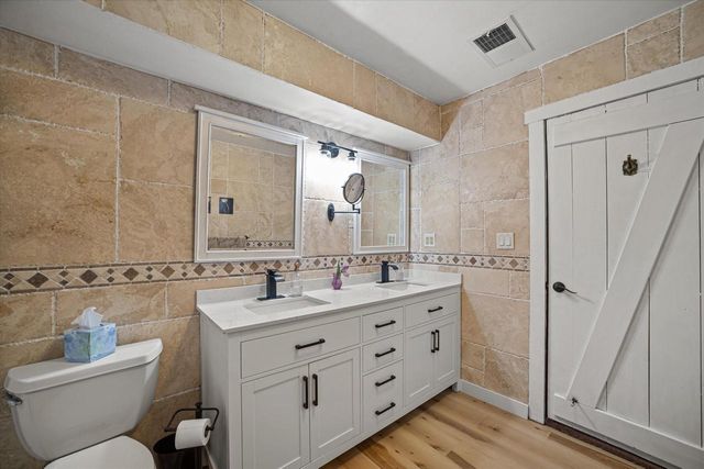 S108W34703 Jacks Bay ROAD, Mukwonago, WI 53149