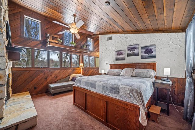 S108W34703 Jacks Bay ROAD, Mukwonago, WI 53149