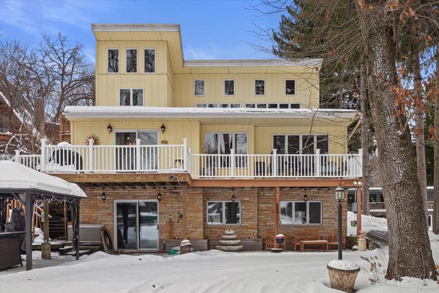 S108W34703 Jacks Bay ROAD, Mukwonago, WI 53149