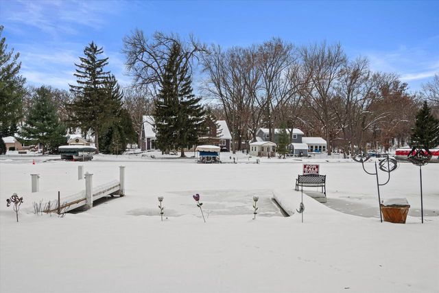 S108W34703 Jacks Bay ROAD, Mukwonago, WI 53149