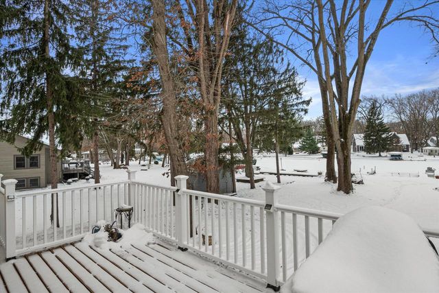 S108W34703 Jacks Bay ROAD, Mukwonago, WI 53149