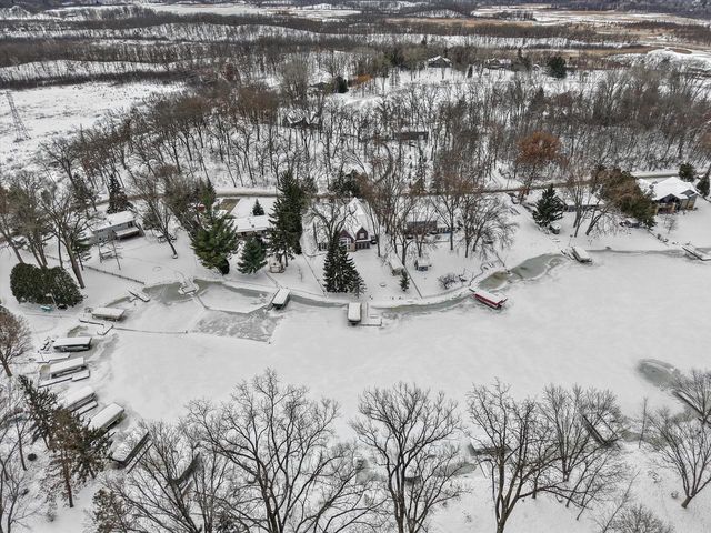 S108W34703 Jacks Bay ROAD, Mukwonago, WI 53149