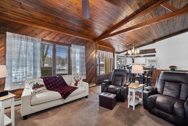 S108W34703 Jacks Bay ROAD, Mukwonago, WI 53149