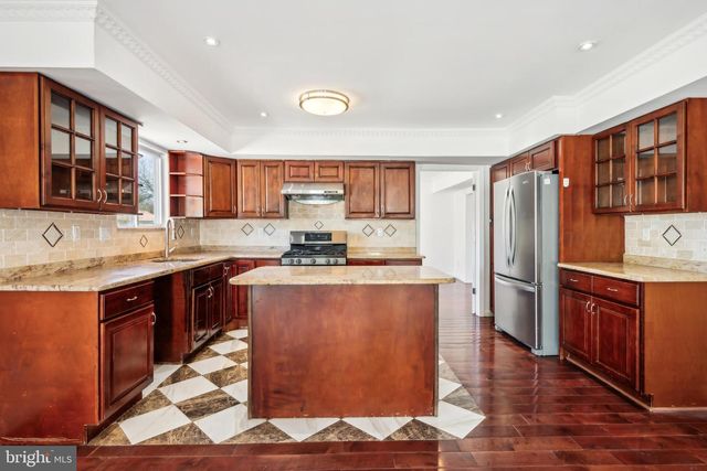 1986 GREENTREE RD, Cherry Hill, NJ 08003