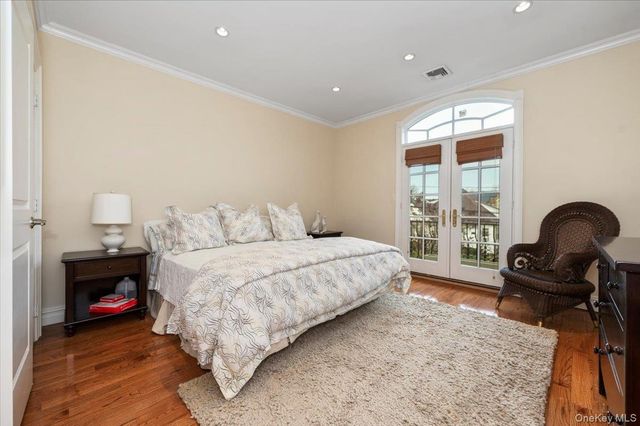 70 Lewis Avenue, Atlantic Beach, NY 11509