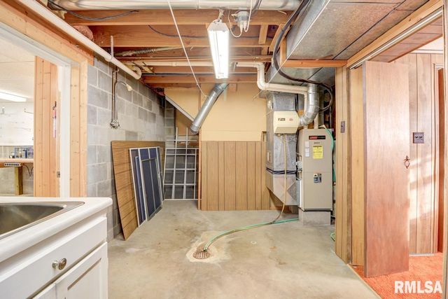 1439 WOODS Avenue, Camanche, IA 52730