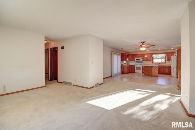 1439 WOODS Avenue, Camanche, IA 52730