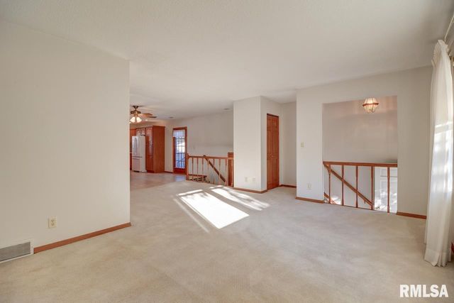 1439 WOODS Avenue, Camanche, IA 52730