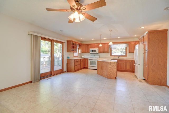 1439 WOODS Avenue, Camanche, IA 52730