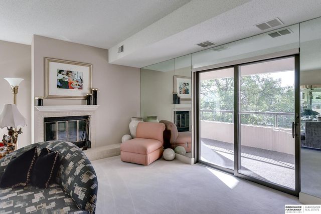 770 N 93rd St Apt 4B4, Omaha, NE 68114