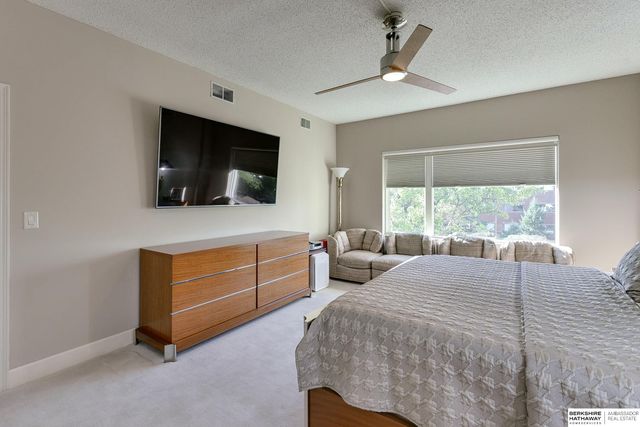 770 N 93rd St Apt 4B4, Omaha, NE 68114