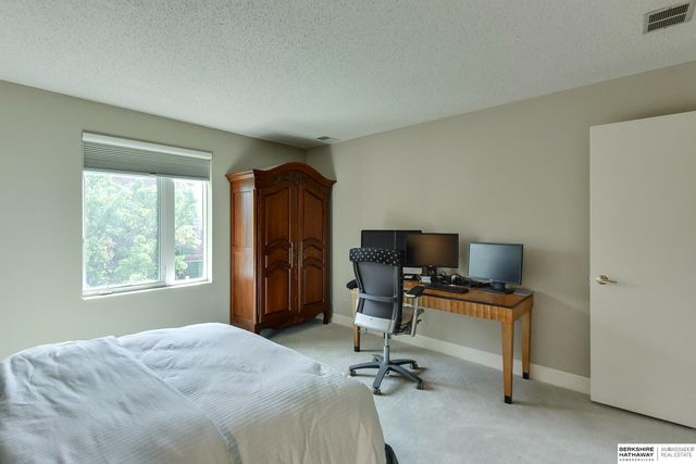 770 N 93rd St Apt 4B4, Omaha, NE 68114
