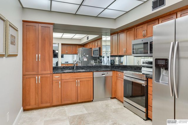770 N 93rd St Apt 4B4, Omaha, NE 68114