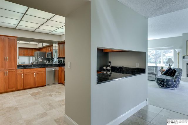 770 N 93rd St Apt 4B4, Omaha, NE 68114