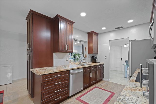 6901 NW 95th Terrace, Tamarac, FL 33321