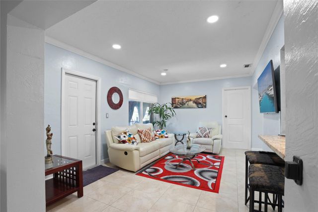 6901 NW 95th Terrace, Tamarac, FL 33321