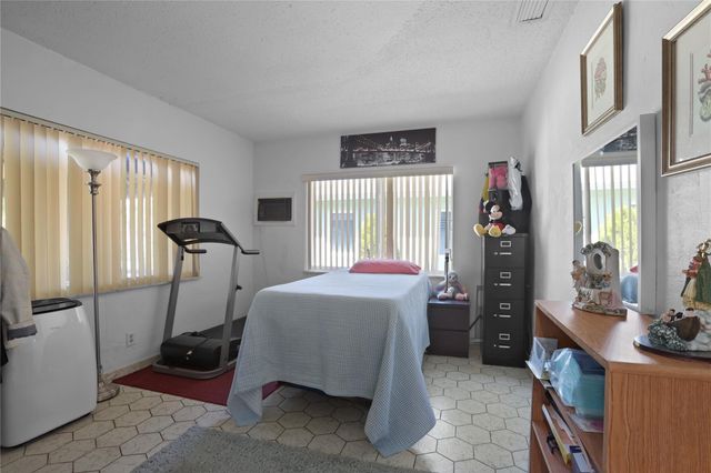 6901 NW 95th Terrace, Tamarac, FL 33321